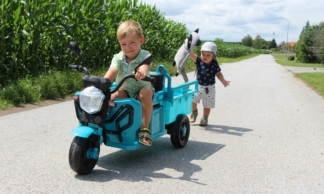 Der Baby Elektrfant, das elektrische Lastenrad für Kinder. Perfekt um Stofftiere und Spielzeug zu transportieren