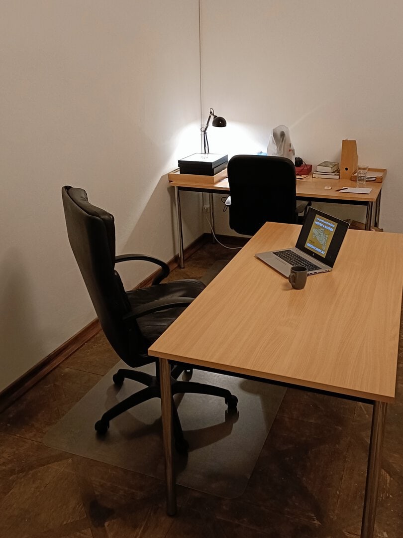 Ein Schreibtisch im Co-Ring, dem Coworking Space von Bikes4cargo am Burgring in Graz