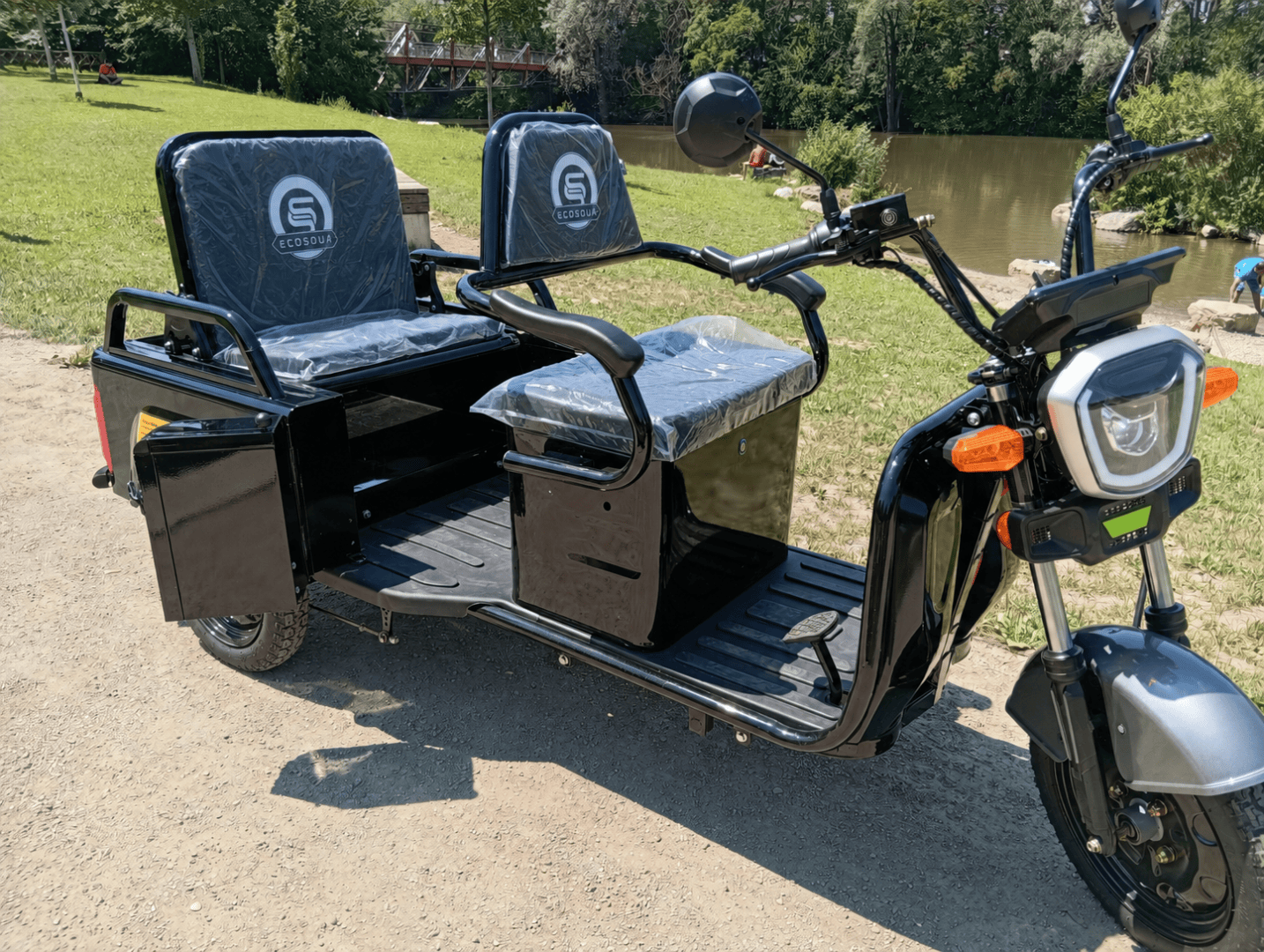 Elektrofant Cruiser von Bikes4cargo, das kompakte Tuk tuk mit Sitzbank und Ladefläche